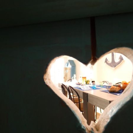 エタプル La Surprise Bed & Breakfast エクステリア 写真