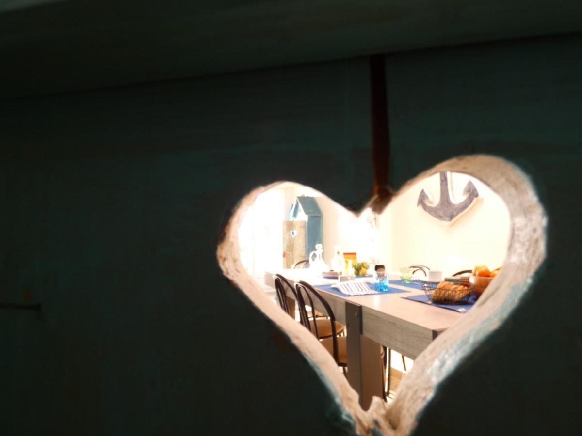 エタプル La Surprise Bed & Breakfast エクステリア 写真